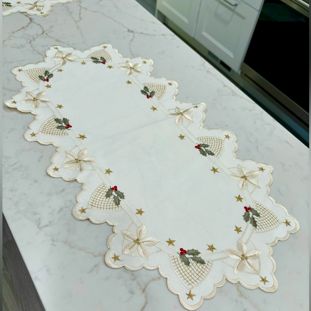 Holiday Table Doilies